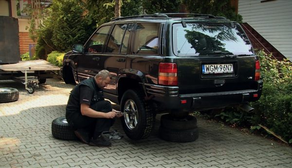 W poszukiwaniu zawieszenia do Grand Cherokee V8
